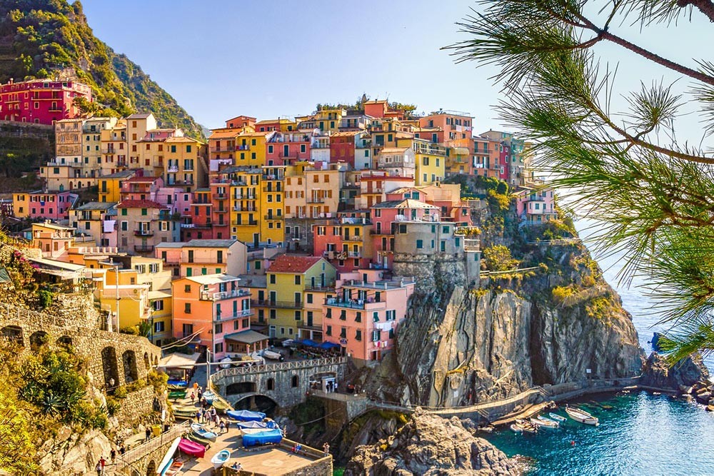 <h1>LE CINQUE TERRE A  €199,00</h1><p>DAL 19 AL 20 OTTOBRE 2024</p>
<p>&nbsp;</p>
<p>&nbsp;</p>
<p>&nbsp;</p><br><div class='btn'><a href='https://www.duemoriviaggi.it/viaggi-di-gruppo/le-cinque-terre-1/'>SCOPRI</a></div>