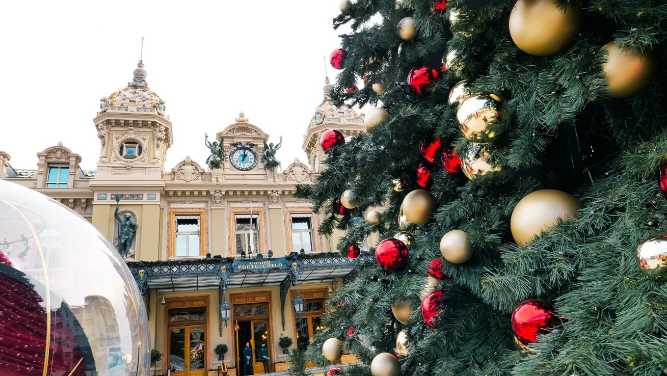 <h1>Offertissima: LA COSTA AZZURRA</h1><p><span style="color: #ffffff;">Dal 27&nbsp;al&nbsp;29 dicembre 2025 - 3 giorni</span></p>
<p><span class="prezzo" style="color: #ffffff;">&euro; 349,00&nbsp;</span></p><br><div class='btn'><a href='https://www.duemoriviaggi.it/viaggi-di-gruppo/offertissima-la-costa-azzurra-20/'>SCOPRI</a></div>