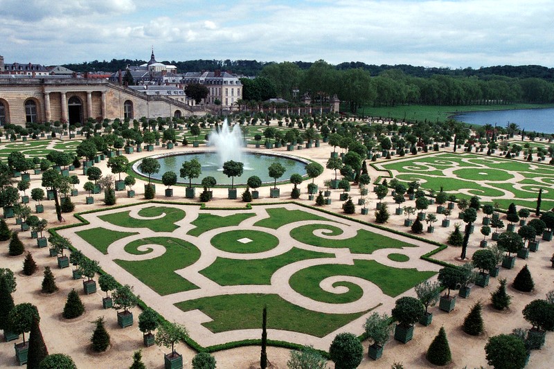 VERSAILLES